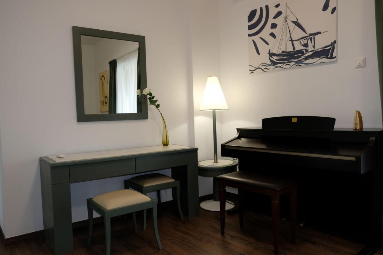 Stylish Apartment, Acropolis View Атина Екстериор снимка